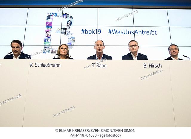 From left to right: Markus DOHLE (Member of the Management, Chief Executive Officer of Penguin Random House), Karin SCHLAUTMANN (Head of Corporate...