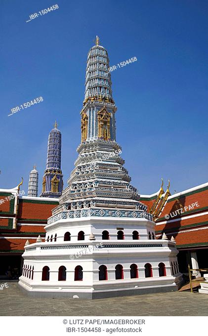 Wat Phra Kaeo, Temple of the Emerald Buddha, near the Grand Palace, Bangkok, Thailand, Asia