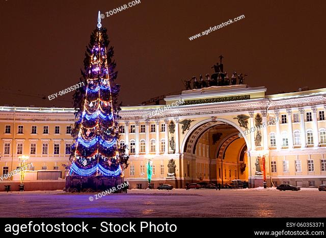 ST. PETERSBURG - DECEMBER 23: Christmas tree and building of General staff on Palace square, December 23, 2012, in town St. Petersburg, Russia