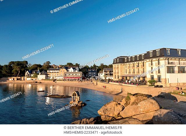 France, Cotes d'Armor, Cote de Granit Rose (Pink Granite Coast), Perros Guirec, Ploumanac'h, the Saint Guirec beach