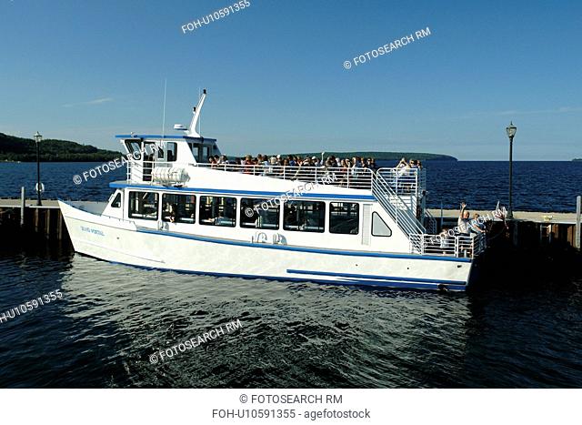 Munsing, MI, Michigan, Upper Peninsula, Lake Superior, Pictured Rocks Boat Cruise