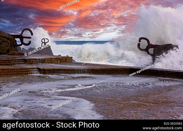 Storm with waves of 7 meters on the Basque coast, Orange alert in the Cantabrian coast, Peine del Viento, Sculpture by Eduardo Chillida Donostia, San Sebastian