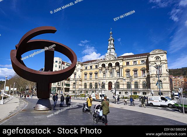 Variante Ovoide Sculpture and City Council, Ernesto Erkoreka, Bilbao, Biscay, Basque Country, Euskadi, Euskal Herria, Spain, Europe