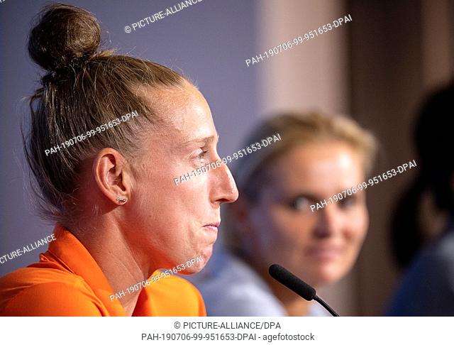 06 July 2019, France (France), Décines-Charpieu: Football, women: World Cup, national team, Netherlands, final press conference: goalkeeper Sari van Veenendaal...