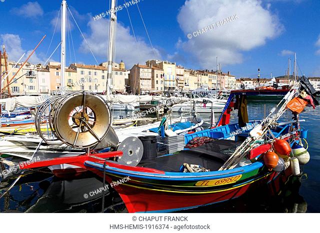 France, Var, Saint Tropez, pointus boats (traditional Mediterranean boats) in the old harbour