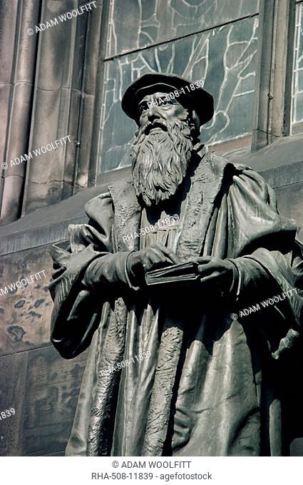 Statue of John Knox, Edinburgh, Lothian, Scotland, United Kingdom, Europe