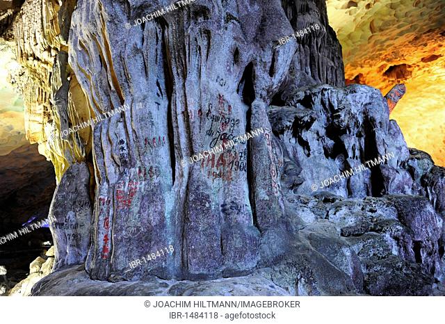 Graffiti, Hang Sung Sot Grotto, Surprise Cave, Bo Hon Island, Halong Bay, Vinh Ha Long, North Vietnam, Vietnam, Southeast Asia, Asia