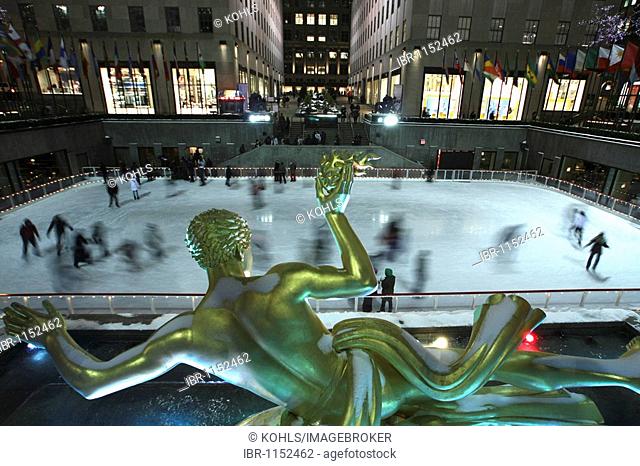 Ice rink, ice skating rink, Rockefeller Center, Manhattan, New York City, NYC, USA, United States of America