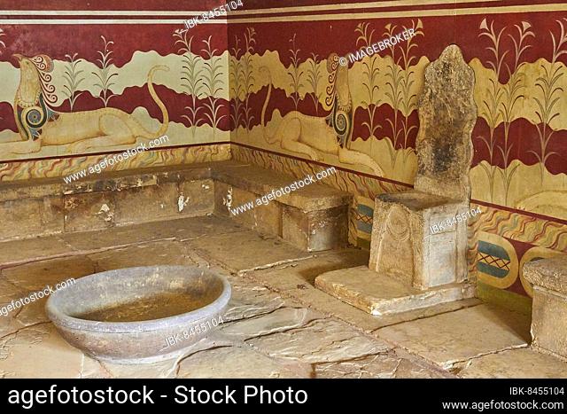 Throne Room, Griffin Frescoes, Throne, Porphyry Basin, Palace of Knossos, Heraklion, Central Crete, Island of Crete, Greece, Europe