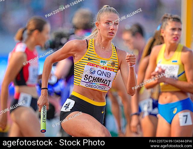 23 July 2022, US, Eugene: Athletics: World Championships, 4x400 meter relay, women: Alica Schmidt (SCC Berlin) of Germany in action