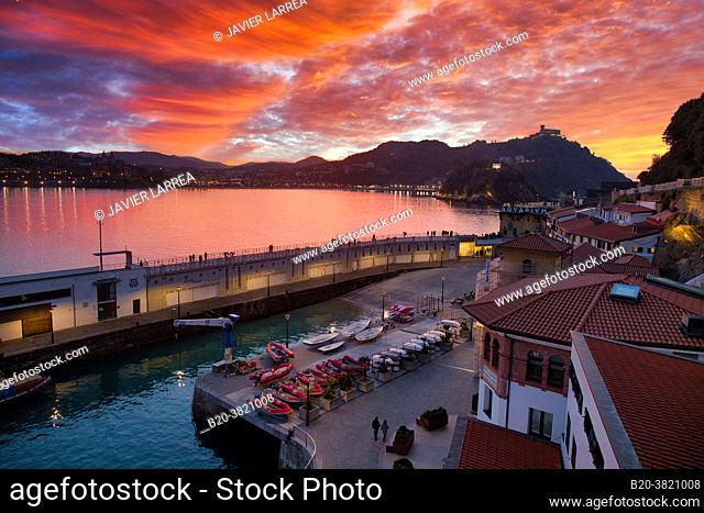 Sunset, Port, La Concha Bay, Donostia, San Sebastian, Gipuzkoa, Basque Country, Spain