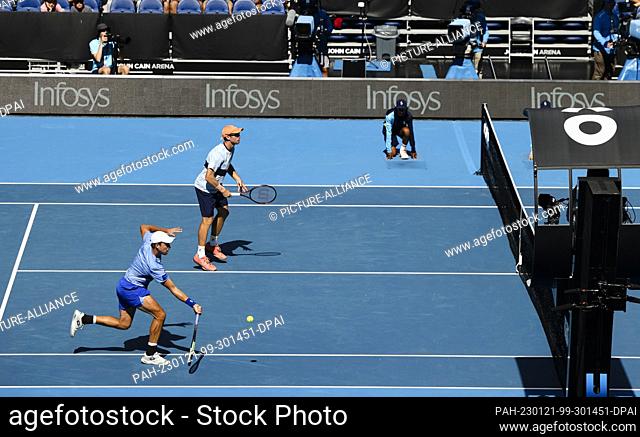 21 January 2023, Australia, Melbourne: Tennis: Grand Slam - Australian Open, doubles, men, 2nd round: Goransson/Huesler (Scheden/Switzerland) - Mies/Peers...