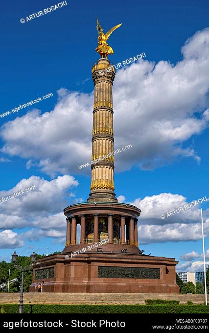 Germany, Berlin, ¶ÿBerlin Victory Column standing against clouds