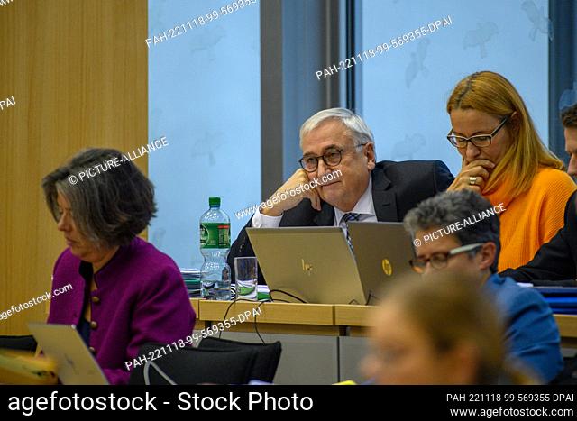 18 November 2022, Saxony-Anhalt, Magdeburg: Michael Richter (M, CDU), Minister of Finance of Saxony-Anhalt, sits at the government bench in the plenary hall of...