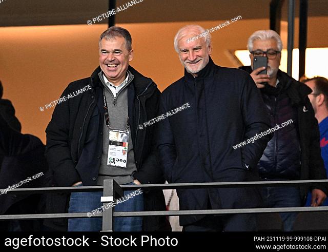 19 November 2023, Berlin: Soccer: International match, Germany - Turkey, Olympic Stadium. Andreas Rettig (l), Managing Director Sport DFB, and Rudi Völler
