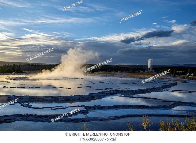 USA, Wyoming, Yellowstone National Park, Lower Geyser Basin, Firehole Lake Drive, Great Fountain Geyser