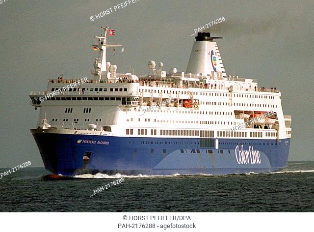 The Oslo-driver ""Prinsesse Ragnhild"" in June 1999 in full speed on the Baltic Sea. A fire on a Norwegian ferry with more than 1300 people on board in the...