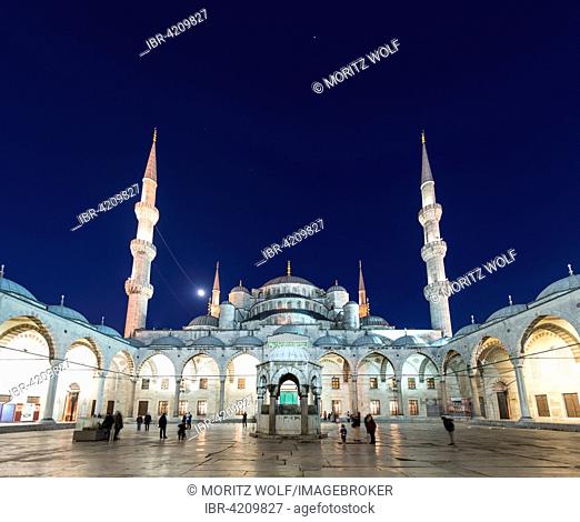 Blue Mosque, Sultan Ahmet Camii at night, Sultanahmet, European Side, Istanbul