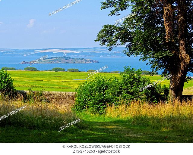 UK, Scotland, Lothian, Edinburgh Area, Cramond, View towards the Cramond Island.
