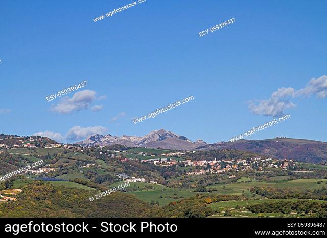 Die Lessinischen Berge liegen nördlich von Verona und erheben sich rund um fünf Täler bis auf 1700 Meter Höhe