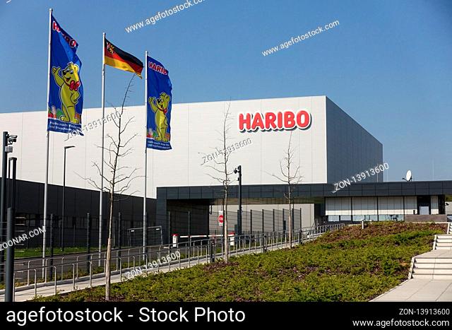 neue Hauptverwaltung und Produktionsstätte der HARIBO GmbH & CoKG, Europas größtem Süsswarenhersteller, Grafschaft, Rheinland-Pfalz, Deutschland
