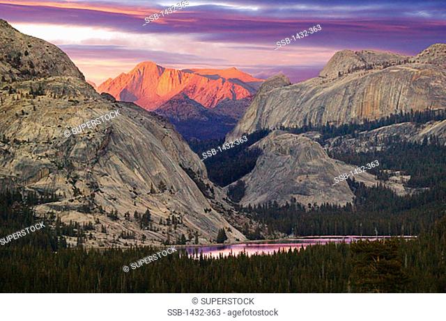 Tenaya Lake Yosemite National Park California, USA