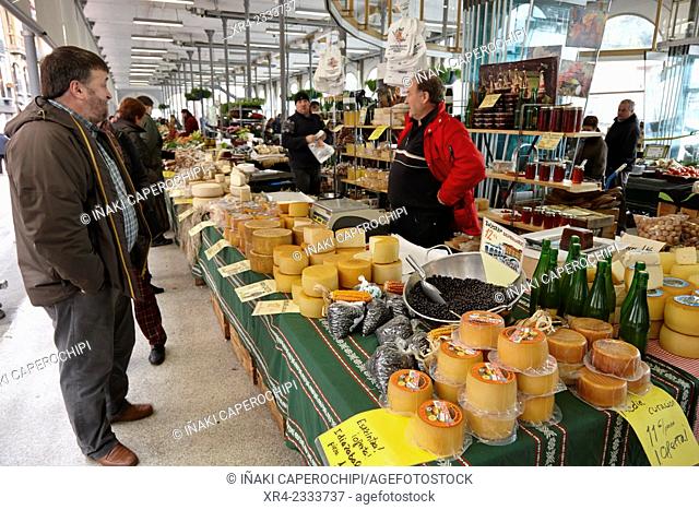 Weekly market, Mercado del Tinglado, Tolosa, Gipuzkoa, Basque Country, Spain