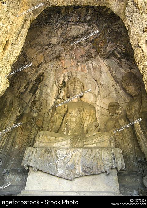 Five statues, main wall of Qanxisi Cave (from Yonghui Era to Xinqing Era of Emperor Gaozong of the Tang Dynasty (650-661)