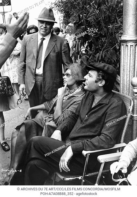 I Girasoli Sunflower Year : 1970 Italy Director : Vittorio De Sica Carlo Ponti, Sophia Loren, Marcello Mastroianni  Shooting picture