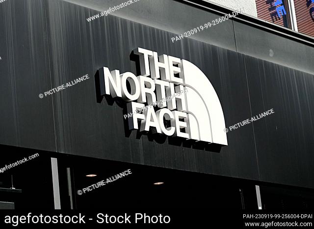 07 September 2023, North Rhine-Westphalia, Cologne: Logo of the fashion label The North Face, a brand of the US company VF Corporation specializing in outdoor...
