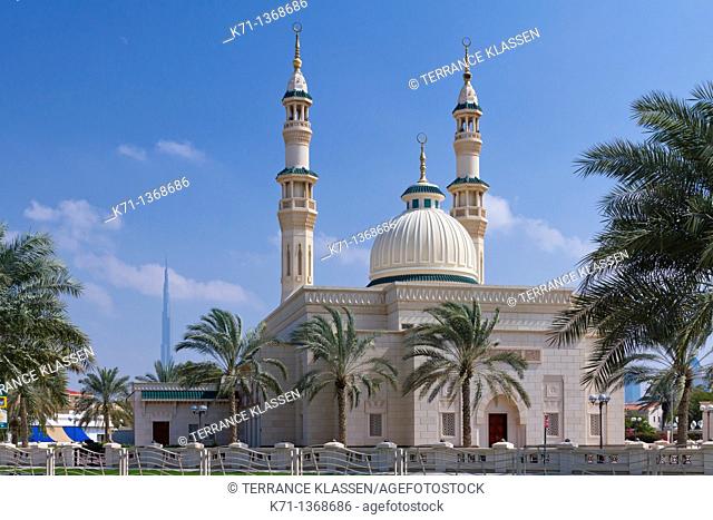 A mosque with minarets in the Jumeirah district of Dubai, UAE