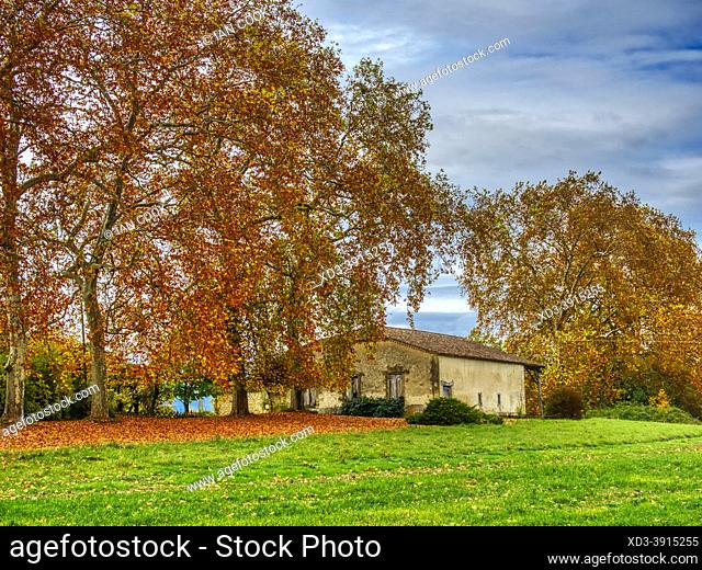 farm house in autumn near Lauzun, Lot-et-Garonne Department, Nouvelle-Aquitaine, France