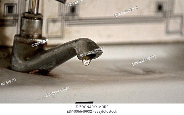 old Fashioned Basin Faucets tab