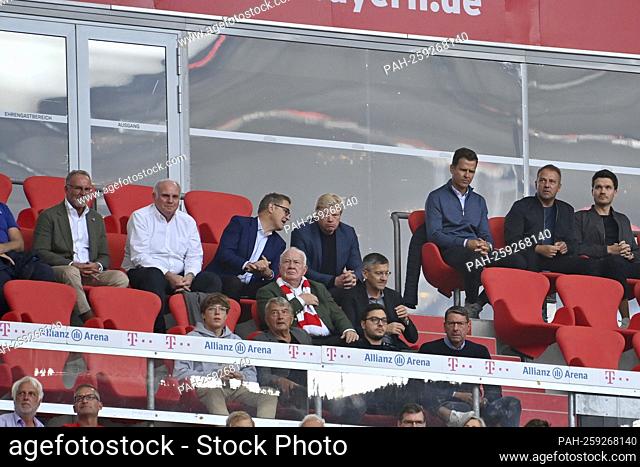 on the Tribuene- from left: Karl Heinz RUMMENIGGE, Uli HOENESS (Honess, Honorary President FC Bayern Munich), Jan Christian DREESEN (Managing Director FCB)