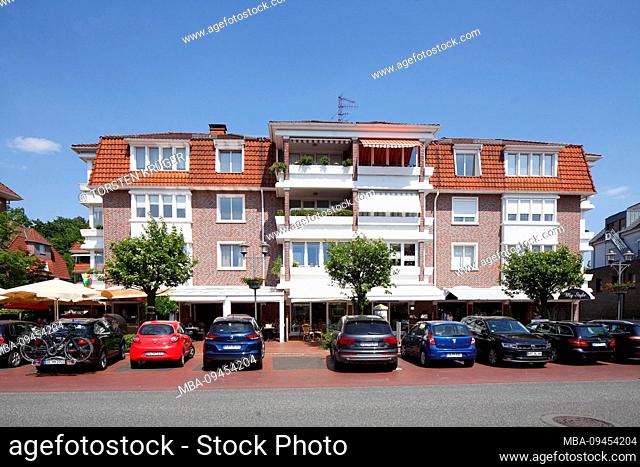Business and residential building in the street In der Horst, Bad Zwischenahn, Lower Saxony, Germany, Europe