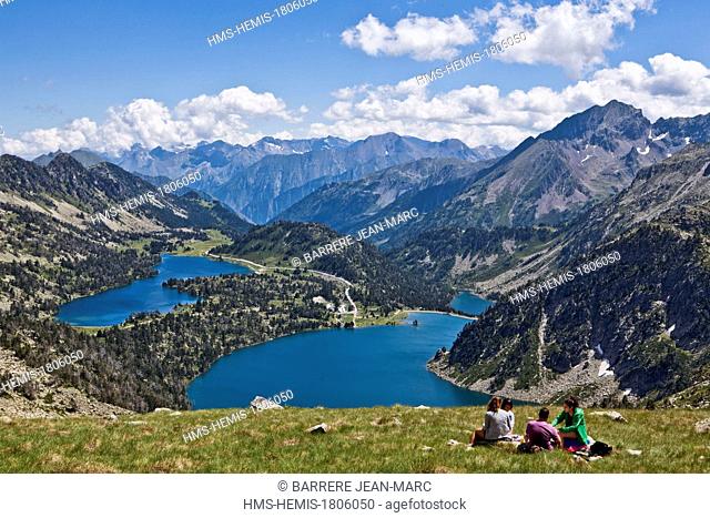 France, Hautes Pyrenees, Neouvielle Nature Reserve, Aumar Lake (2193 m) and Aubert Lake (2148 m) seen from Col d'Aubert (2498m)