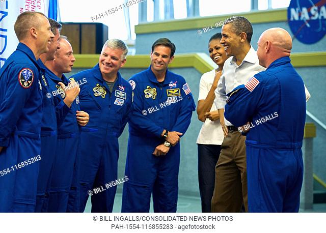 United States President Barack Obama and First Lady Michelle Obama meet with STS-134 space shuttle Endeavor commander Mark Kelly, right, and shuttle astronauts