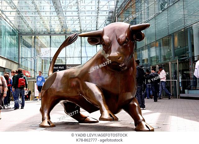 Bronze Bull sculpture at the Bullring shopping centre  Birmingham, England, UK