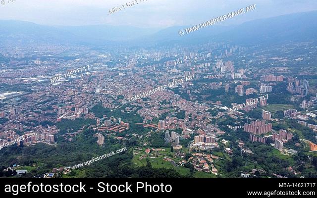 South America, Colombia, Departamento de Antioquia, Medellín, Envigado, view of the outskirts of Medellín with the neighborhood El Poblado