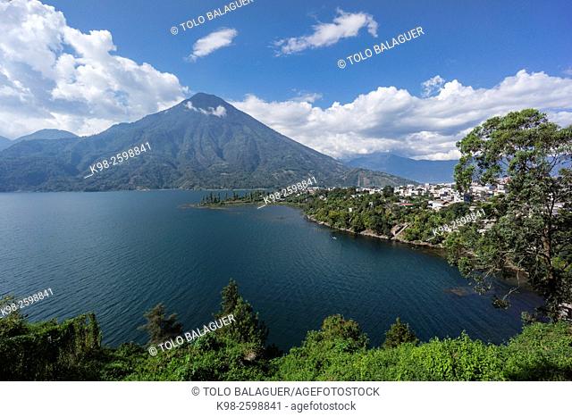 Santiago Atitlán. Tiene una altitud de 3. 020, Guatemala, Central America