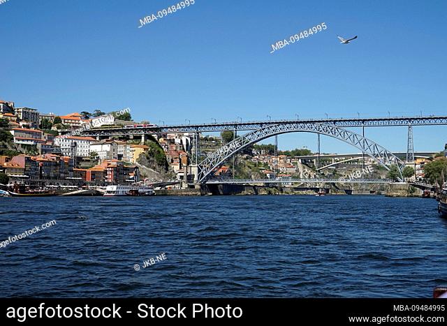 Europe, Portugal, North region, Porto, arch bridge, Ponte dome Luis I, steel bridge over the Douro