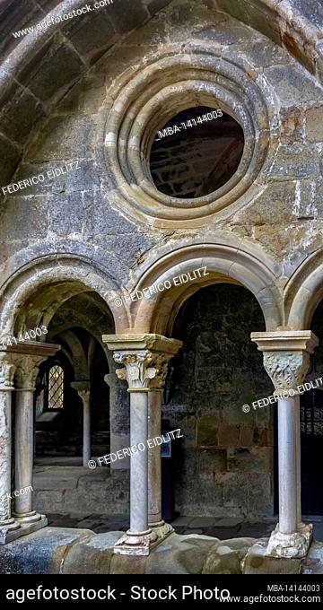 arcature with oculus in the cloister in the abbey of sainte marie de fontfroide near narbonne. former cistercian abbey founded in 1093