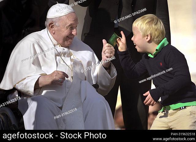 Pope Francis during a weekly general audience at Saint Peter's square on October 12, 2022. - vatican city state/State of the Vatican City/Vatikanstadt
