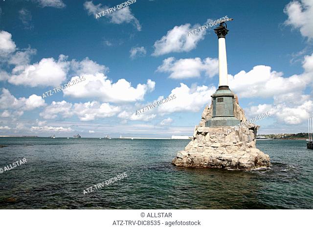 MONUMENT TO THE SCUTTLED SHIPS, SEA FORTRESS & RUSSIAN WARSHIP; SEVASTOPOL, CRIMEA, UKRAINE; 28/04/2008