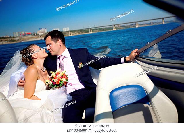 bride and groom on the boat