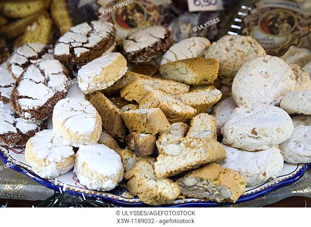 europe, italy, tuscany, siena, cakes of siena, ricciarelli, cantuccini e cavallucci