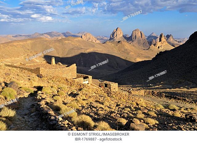 Building on Assekrem with view over the volcanic landscape of Atakor, Hoggar, Ahaggar Mountains, Wilaya Tamanrasset, Algeria, Sahara, North Africa