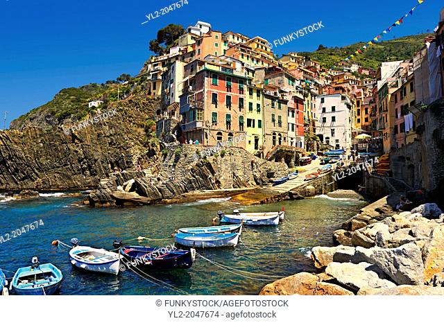 Colourful houses of the fishing port of Riomaggiore, Cinque Terre National Park, Liguria, Italy