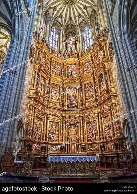 Altar y retablo de la Catedral de Santa María. Astorga. León. Castilla León. España