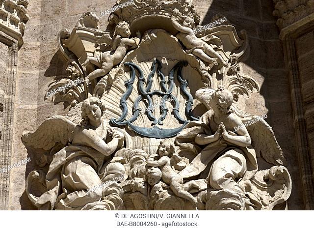 Symbol of the Virgin with angels, by Ignacio Vergara, relief on the Puerta de los Hierros, cathedral of the Assumption, Valencia, Spain, 18th century